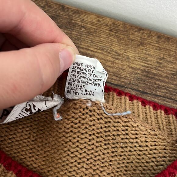 Vintage Suburban Petites Tan Floral Embroidered Cottagecore Sweater - Picture 5 of 15